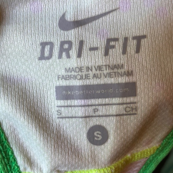 Women’s Nike dri-fit tank - Picture 3 of 3